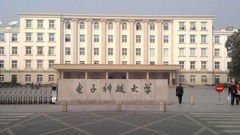 SMT贴片加工批量生产：质量标准解析